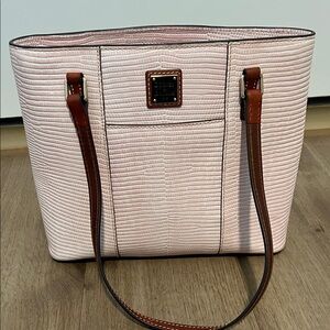 Dooney & Bourke Light Pink Textured Purse